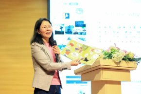 Reading Month 读书月丨南京师范大学谈凤霞教授泛论“阅读和平与友爱之书”